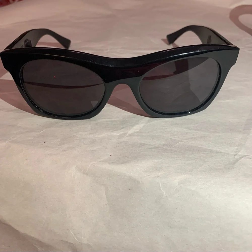 Bottega veneta sunglasses